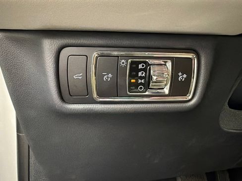 Used 2026 Lincoln Aviator AWD image 23