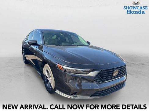 Used 2023 Honda Accord EX image 6
