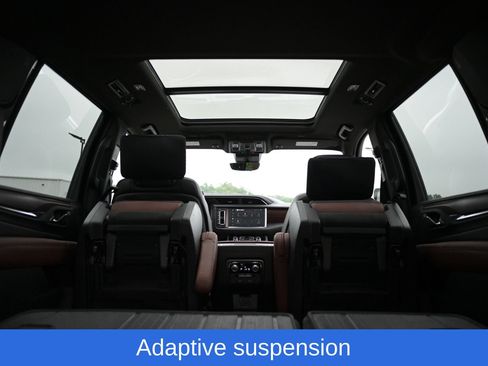 Used 2023 GMC Yukon XL Denali Ultimate w/ LPO, Floor Liner Package AWD/4WD image 45