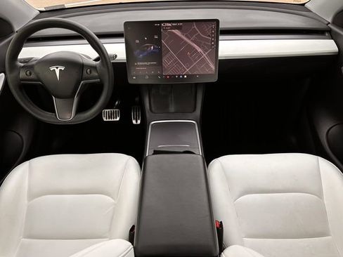 Used 2021 Tesla Model Y Long Range image 10