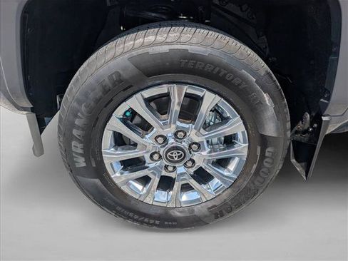 Used 2025 Toyota Tacoma Limited AWD/4WD image 25