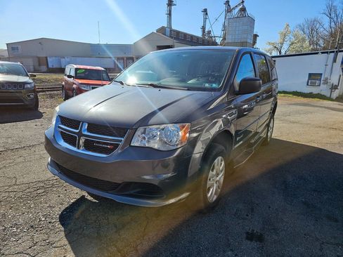 Used 2016 Dodge Grand Caravan SE w/ Quick Order Package 29E SE image 4