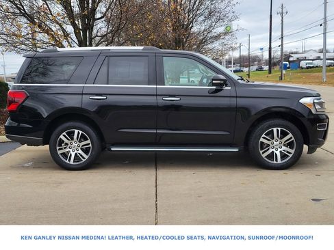 Used 2023 Ford Expedition Limited image 2
