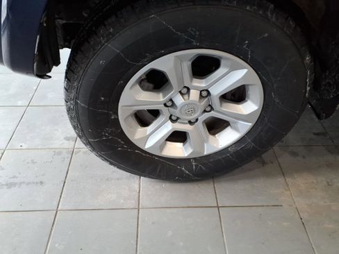 Used 2020 Toyota 4Runner SR5 Premium w/ Moonroof Package image 9