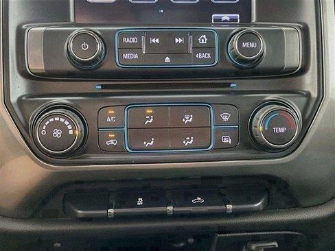 Used 2018 Chevrolet Silverado 1500 LT AWD/4WD image 18