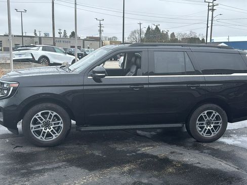 Used 2025 Ford Expedition Active image 5