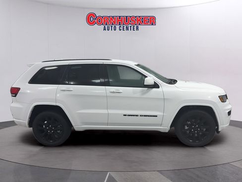 Used 2022 Jeep Grand Cherokee Laredo X image 8