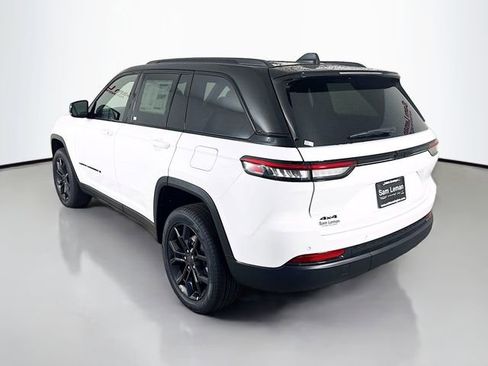 New 2025 Jeep Grand Cherokee Limited image 5