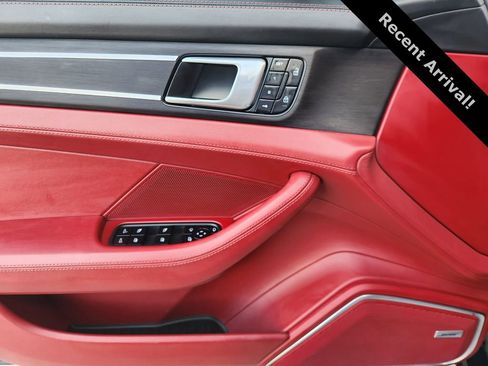 Used 2020 Porsche Panamera GTS image 22