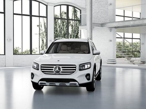 New 2025 Mercedes-Benz GLB 250 image 31