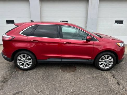Used 2021 Ford Edge Titanium AWD/4WD image 6
