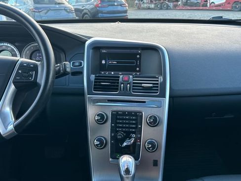 Used 2013 Volvo XC60 3.2 w/ Climate Pkg image 22