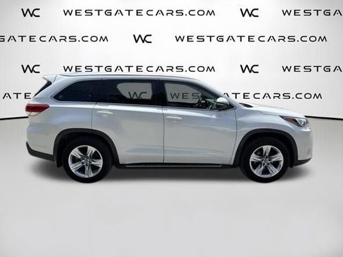 Used 2017 Toyota Highlander Limited AWD/4WD image 4
