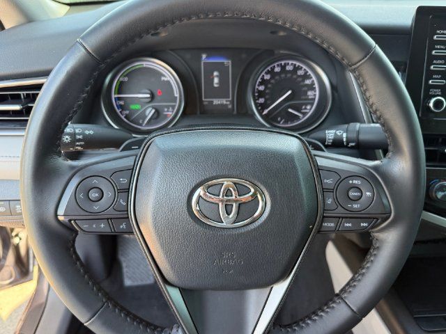 Used 2022 Toyota Camry SE FWD image 16