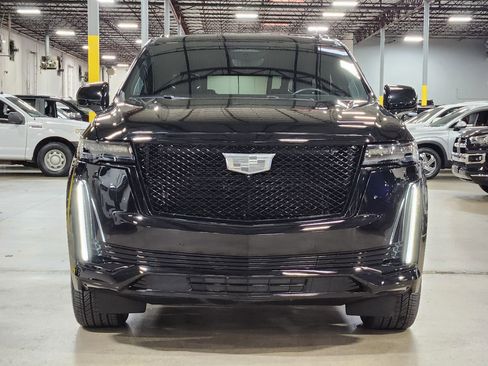 Used 2024 Cadillac Escalade Sport Platinum w/ LPO, ONYX Package image 2