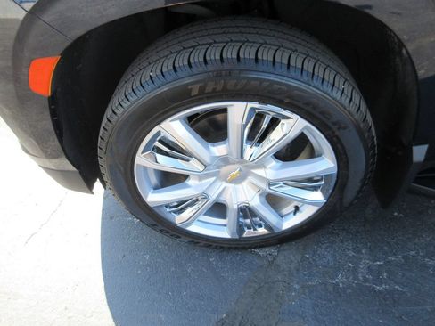 Certified 2023 Chevrolet Suburban High Country w/ Max Trailering Package AWD/4WD image 14