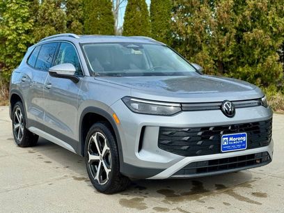 New 2025 Volkswagen Tiguan SE