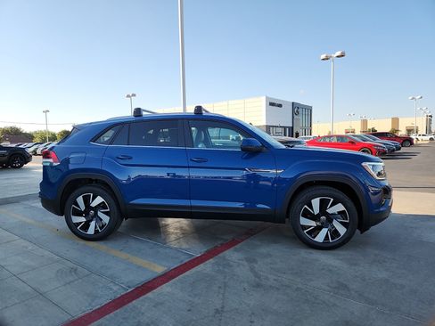 New 2026 Volkswagen Atlas Cross Sport SE image 8