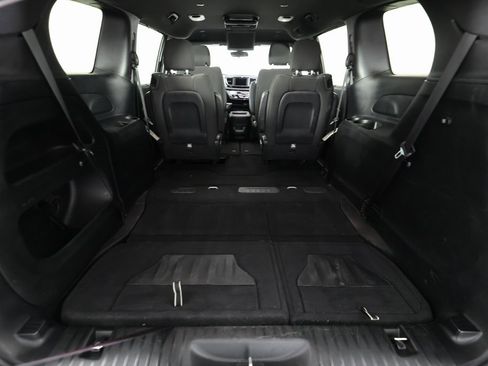 Used 2018 Chrysler Pacifica Touring Plus w/ S Appearance Package image 15