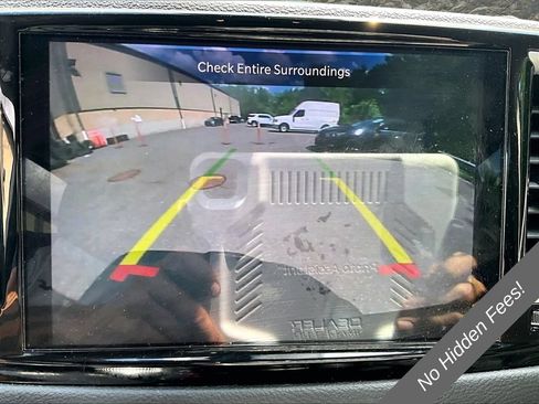 Used 2022 Chrysler Voyager LX FWD image 18