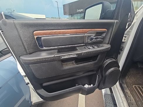 Used 2017 RAM 1500 Laramie w/ Convenience Group AWD/4WD image 8
