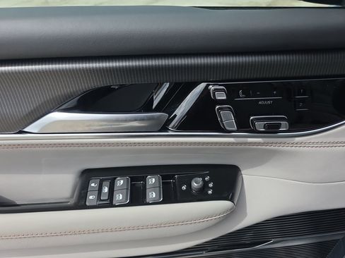 New 2026 Jeep Grand Wagoneer Summit AWD/4WD image 13
