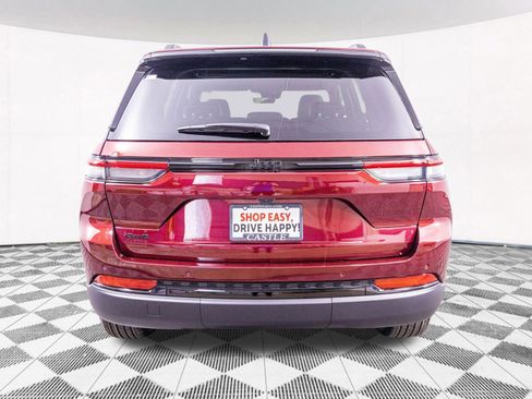 New 2025 Jeep Grand Cherokee Altitude image 9