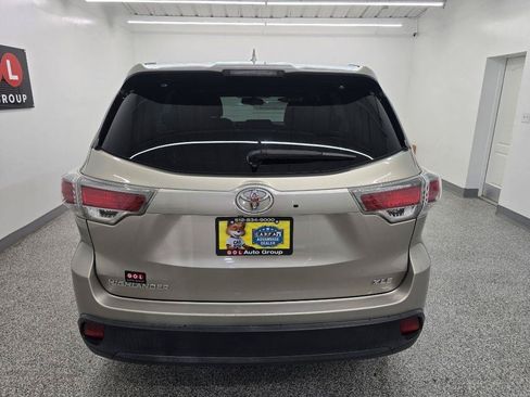 Used 2015 Toyota Highlander XLE FWD image 5