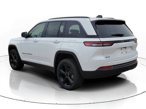 New 2026 Jeep Grand Cherokee Limited w/ Limited Altitude Package AWD/4WD image 3