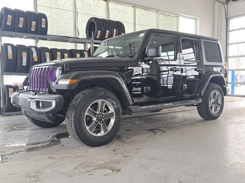 Used 2020 Jeep Wrangler Unlimited Sahara image 4