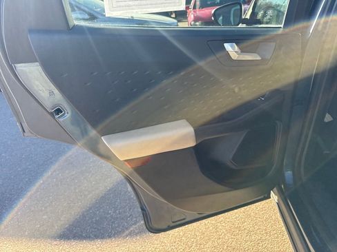 Used 2020 Ford Escape Titanium image 33