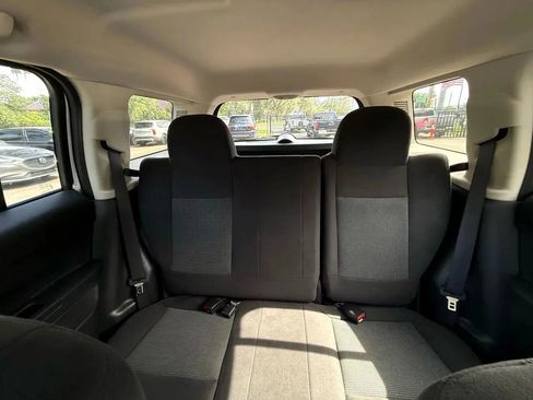 Used 2017 Jeep Patriot Sport image 22