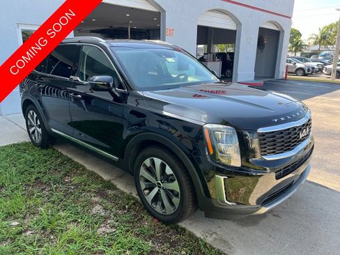 Certified 2022 Kia Telluride EX w/ EX Premium Package FWD image 3