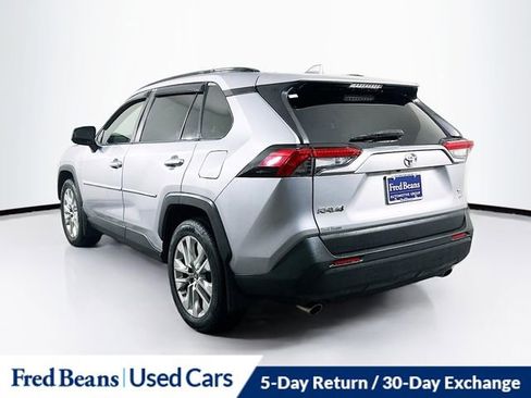 Used 2019 Toyota RAV4 XLE Premium image 5