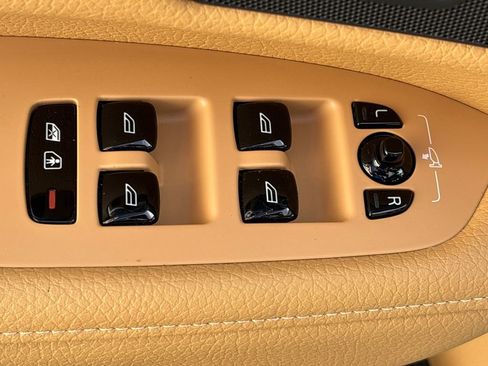 Used 2017 Volvo S90 T6 Momentum w/ Vision Package image 7