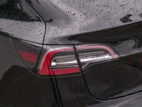 Used 2018 Tesla Model 3 Long Range image 10