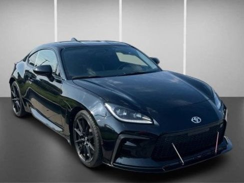 Used 2023 Toyota GR86 Premium RWD image 5