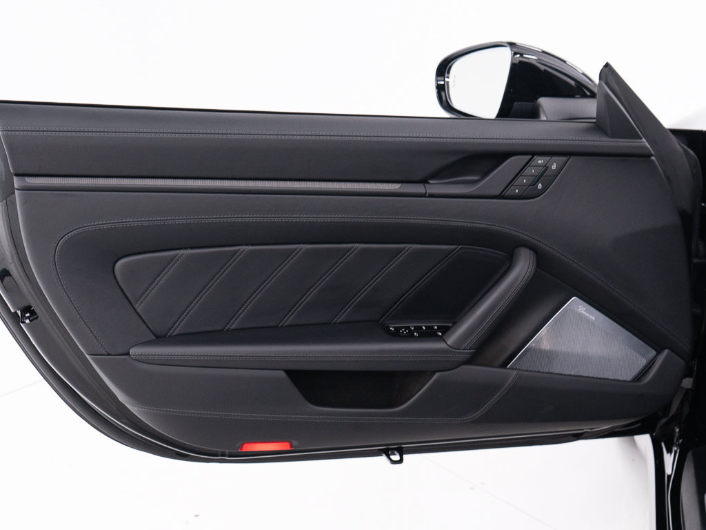 Used 2025 Porsche 911 Carrera RWD image 19