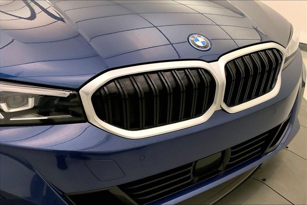 Used 2023 BMW 330e xDrive AWD/4WD image 29