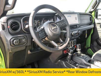 New 2025 Jeep Gladiator Rubicon w/ Convenience Group