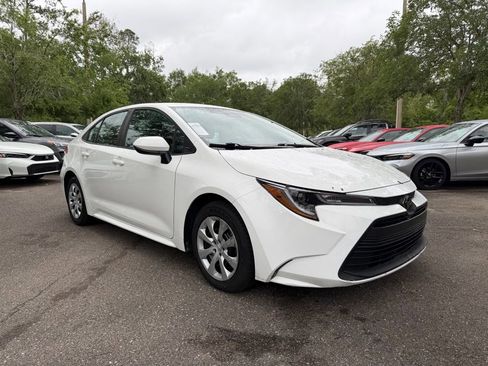 Used 2024 Toyota Corolla LE image 1