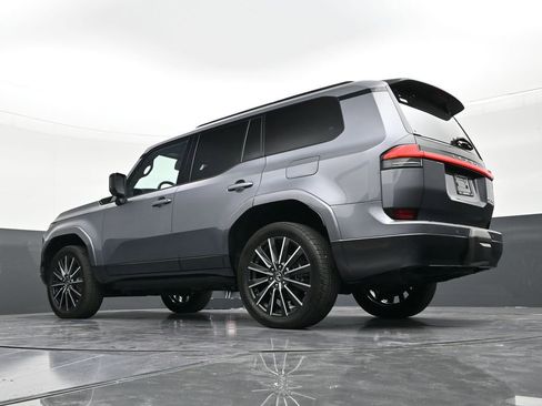 Used 2024 Lexus GX 550 w/ Cold Area Package image 22