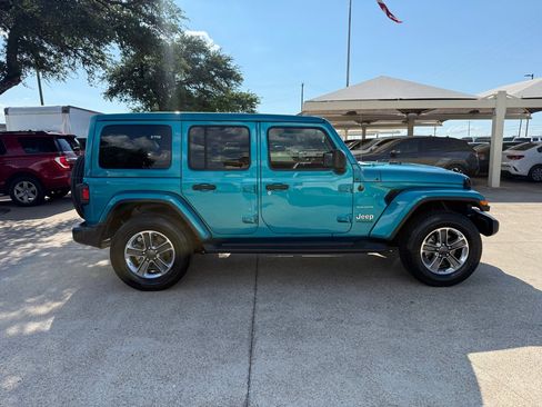 Used 2020 Jeep Wrangler Unlimited Sahara AWD/4WD image 8