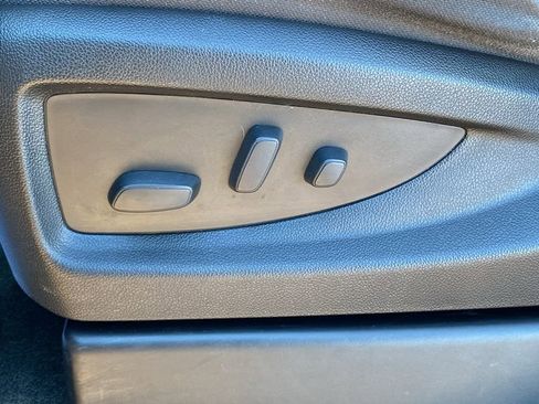 Used 2018 Chevrolet Silverado 1500 LT w/ Texas Edition image 17