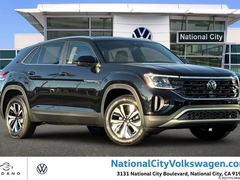 New 2026 Volkswagen Atlas Cross Sport SE image 1