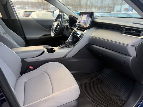 Certified 2023 Toyota Venza LE image 22