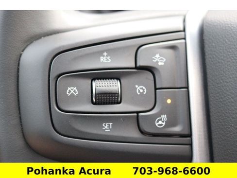 Used 2024 GMC Yukon SLT w/ SLT Premium Package image 12