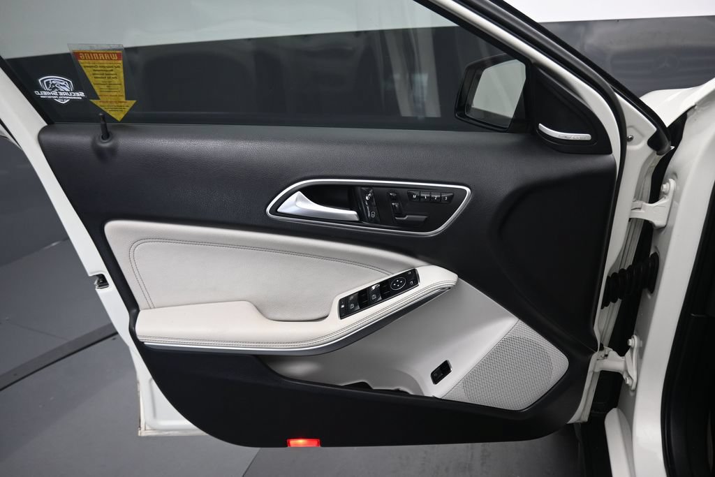 Used 2016 Mercedes-Benz GLA 250 image 9