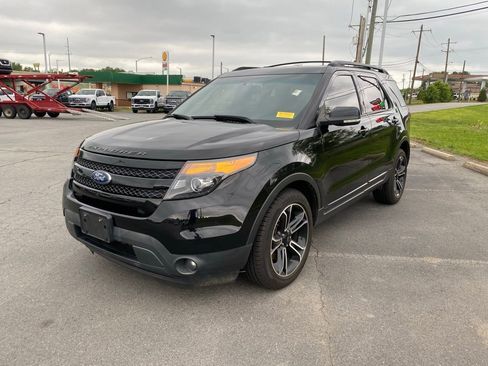 Used 2015 Ford Explorer Sport w/ Equipment Group 401A AWD/4WD image 3