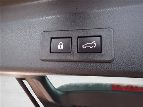 Used 2025 Subaru Ascent Limited AWD/4WD image 9